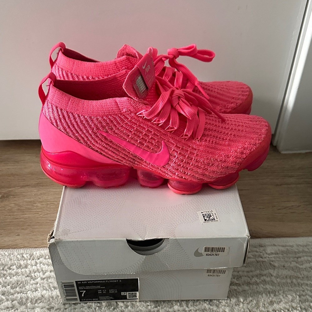 Nike Vapormax Flyknit 3 Digital Pink/Hyper Pink Sneakers